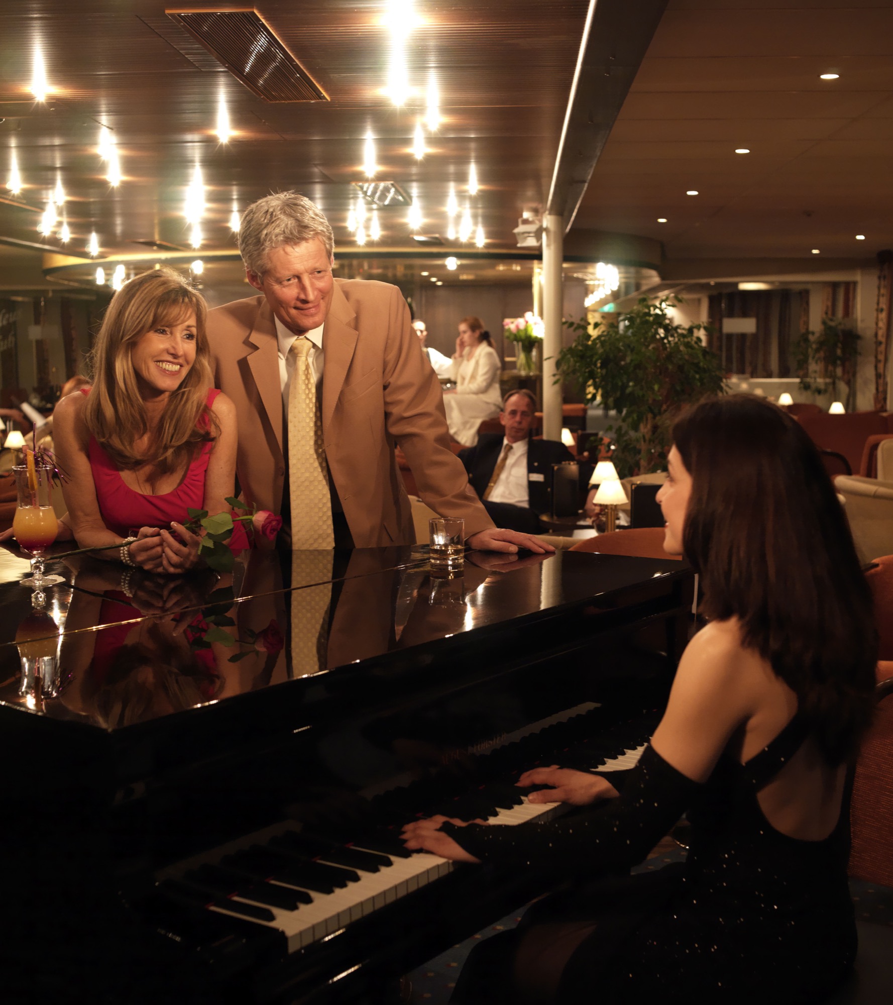 Amadeus Waterways 11 AMADEUS Royal Bar 03.jpg